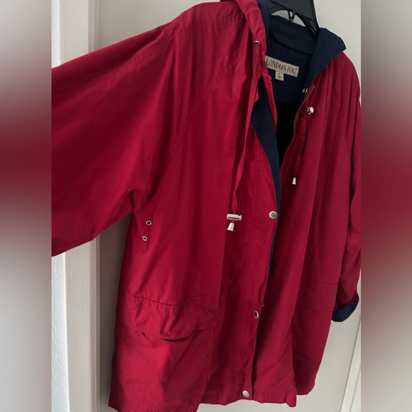 London Fog Limited Edition Ruby Red Light Coat Large - Picture 5 of 5